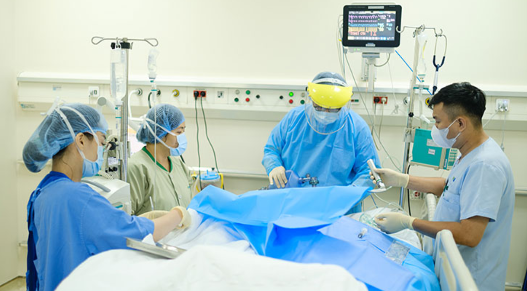 THỬ THÁCH VÀ CƠ HỘI CỦA DƯỢC SĨ LÂM SÀNG TẠI KHOA ICU Ở BỆNH VIỆN VIỆT NAM